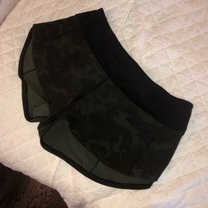 Lulu shorts 2.5”